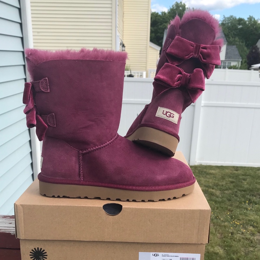 UGG Bailey Bow II Velvet Ribbon - Picture 7 of 7